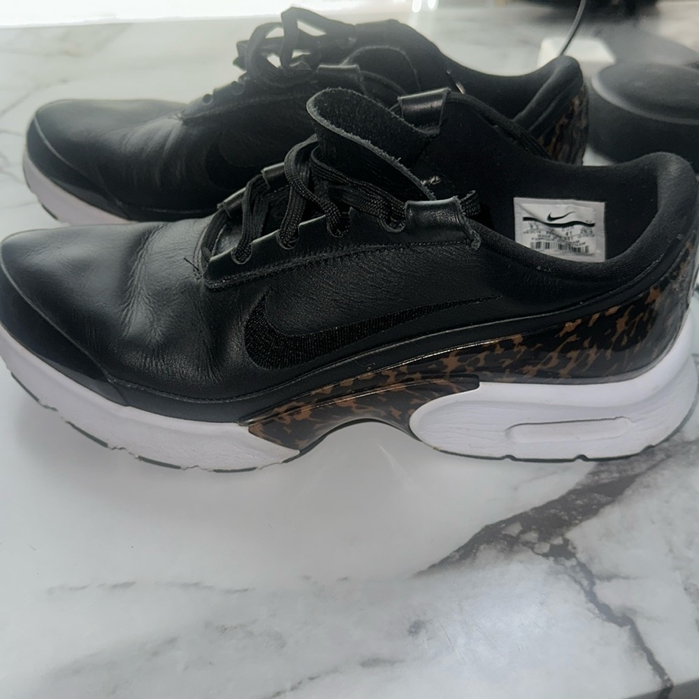 Leopard Nike